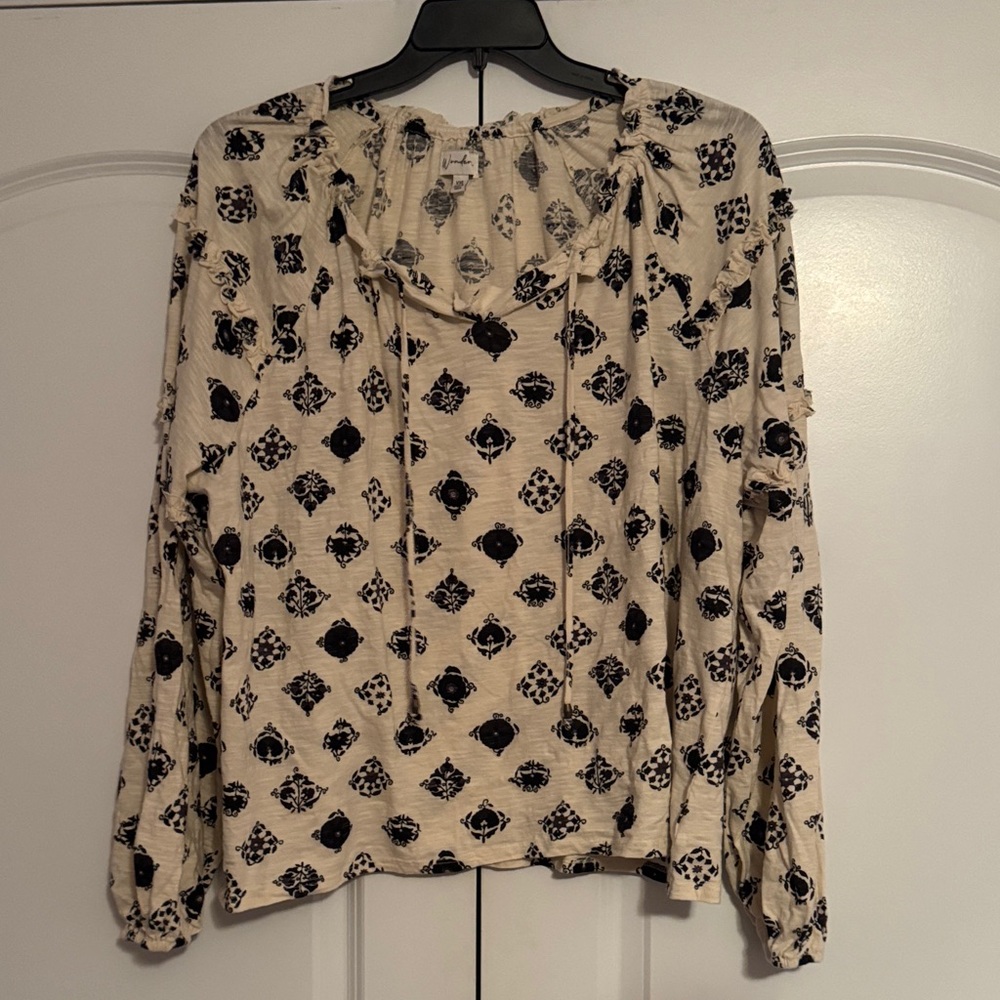 Wonderly Black and Cream Geometric Blouse